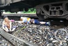 山東一女醫生給自己做胃鏡 網友：敬你是條漢子