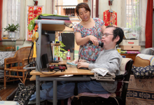 漸凍人的“破冰”人生：自學日語翻譯百萬字，熱心公益