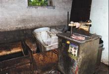 黑作坊制售進口豬頭熟食獲利數(shù)倍 部分被賣到批發(fā)市場