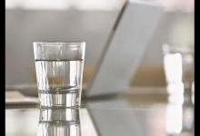 醫(yī)院副主任長期往女主任水杯中下藥 致其患重病自殺