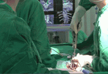 這位北京三甲的援疆醫(yī)生，做了一臺跨越 4,000 公里的手術(shù)