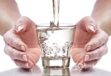 一杯隔夜水發(fā)生了哪些變化？水也有保質(zhì)期