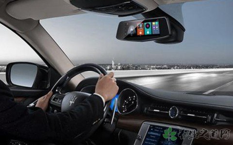 安徽高速多車追尾 在高速路上開車注意什么