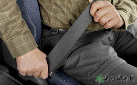 陜西定邊兩車相撞 安全駕駛要注意什么