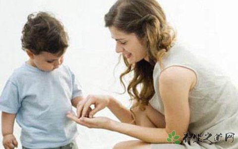 短袖哥勇救男童 孩子獨自在家注意事項