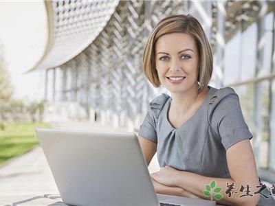 中國網民達8.29億 長時間上網的危害