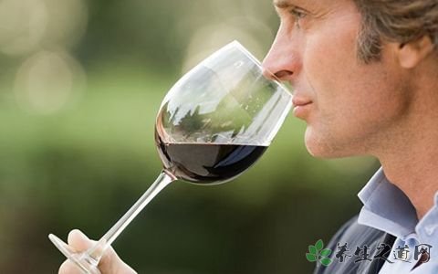 酒駕報(bào)閨蜜名字 吃什么解酒快