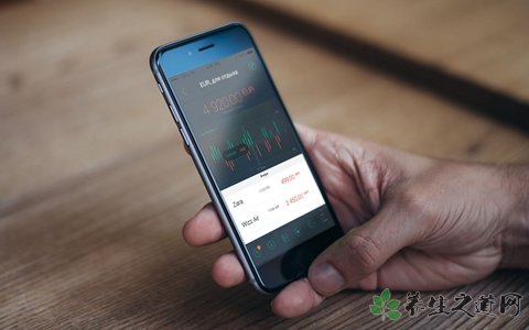 27歲二胎媽媽熬夜玩手機猝死 熬夜的危害有哪些