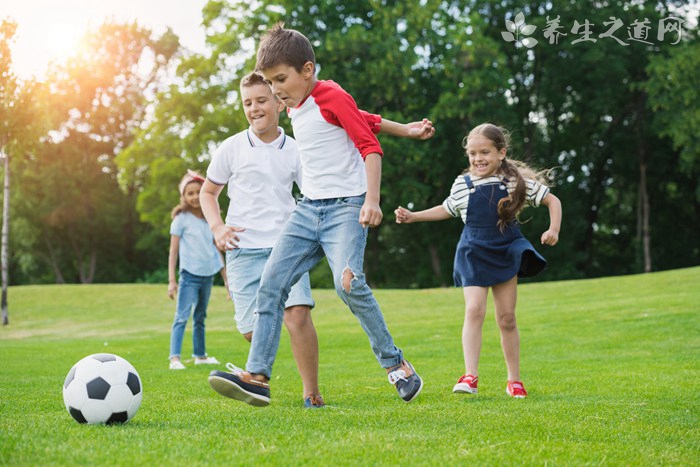 足協發布管理辦法 踢足球的好處有哪些