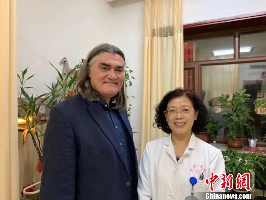 國際著名音樂家在哈爾濱第一醫院體驗中國神奇針灸