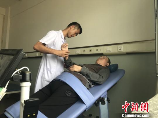 康復醫(yī)生倡“愛心治療”：感知病人痛苦為其“紓難”