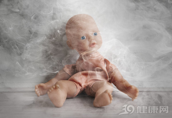常吸二手煙，你的孩子將面臨生命“威脅”