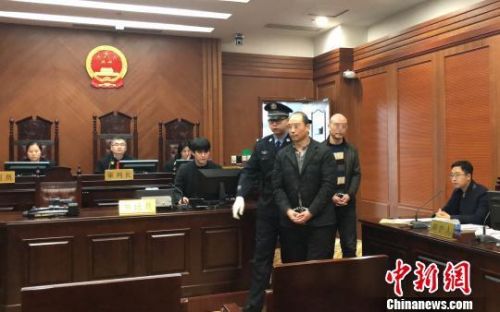 生產(chǎn)銷售假藥案：父子“配合”制售假藥獲利逾460余萬(wàn)元