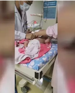 欽州圣貝安月子中心9名新生兒感染肺炎 部門:已介入調查-易網<a href=http://www.gyfww.com/ target=_blank class=infotextkey>健康養生</a>網 欽州圣貝安月子中心9名新生兒感染肺炎 部門:已介入調查