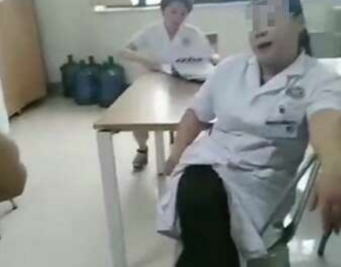 南充市中心醫院一名婦科醫生言行不當被責令下崗學習