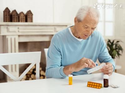 男孩教科書式避險 發(fā)生地震如何正確避險