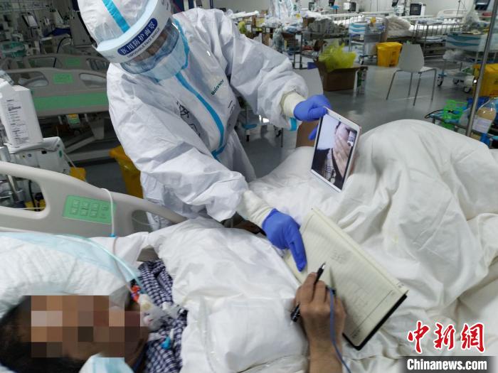 醫(yī)師節(jié)最好的禮物：新冠肺炎重癥痊愈患者發(fā)來(lái)視頻祝福