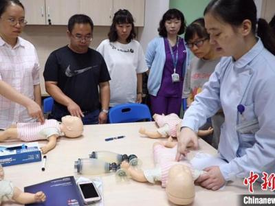 40名中西部地區(qū)兒科醫(yī)護(hù)上海市“一對一”入部門跟班學(xué)習(xí)