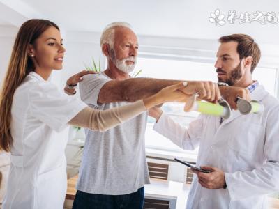 美國新冠肺炎超718萬例 新冠反復(fù)感染的幾率高嗎