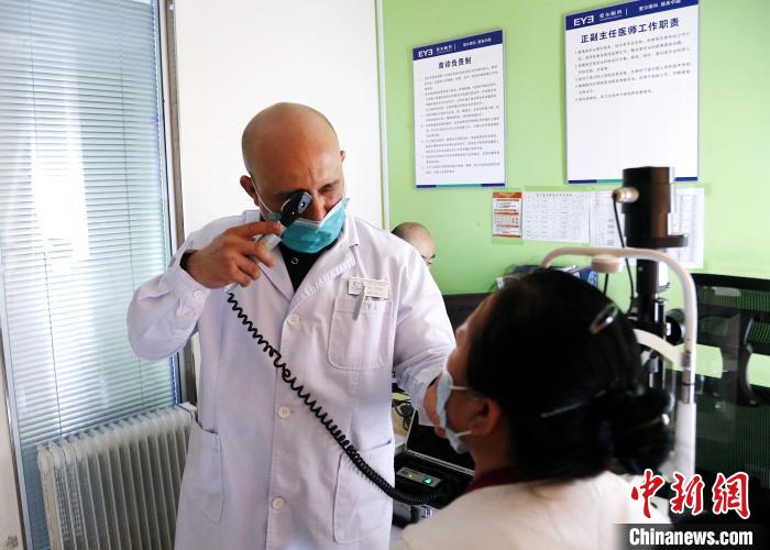 通訊：古巴醫生雷奧達尼斯的跨洋“光明行”