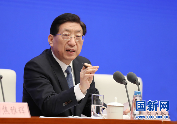 打完新冠疫苗，還要不要戴口罩？國家衛健委：繼續維持個人防護措施