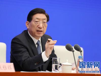 打完新冠疫苗，還要不要戴口罩？國家衛健委：繼續維持個人防護措施