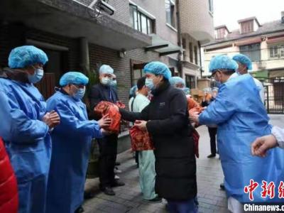 醫院“閉環管理”隔離不隔愛  ICU開啟“云探視”架起溝通橋梁