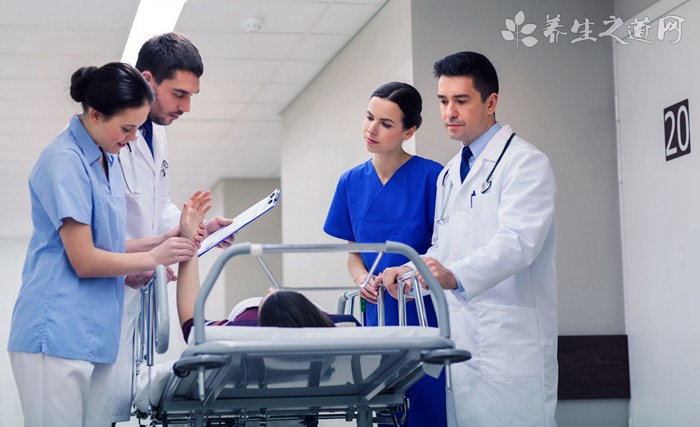 學生球場暈倒救治4天后離世 人暈倒了怎么急救