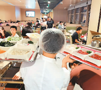 你打卡過“網紅餐廳”嗎？（網上中國）