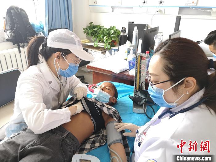 “同心·共鑄中國心”對青海果洛地區(qū)開展公益醫(yī)療幫扶行動