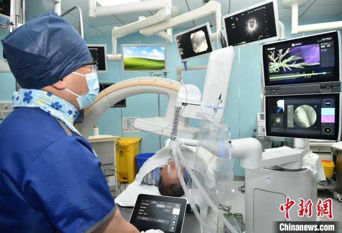 機器人“帶路”  上海專家成功實現肺結節快速、安全、準確診斷
