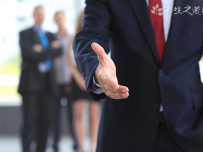 特許經營辦醫改革年底前出詳細辦法