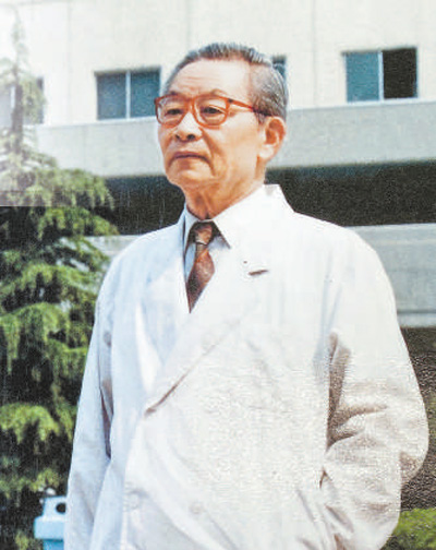 百歲醫(yī)者仁心仁術(shù)（奮斗百年路啟航新征程·“七一勛章”獲得者）