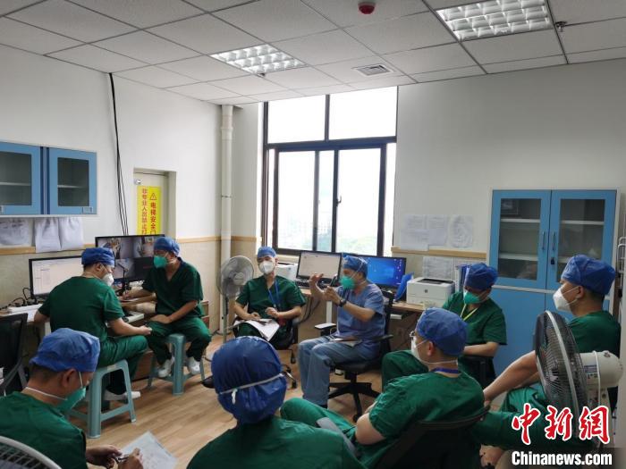 上海醫(yī)護(hù)助11名福建新冠肺炎患兒康復(fù)出院