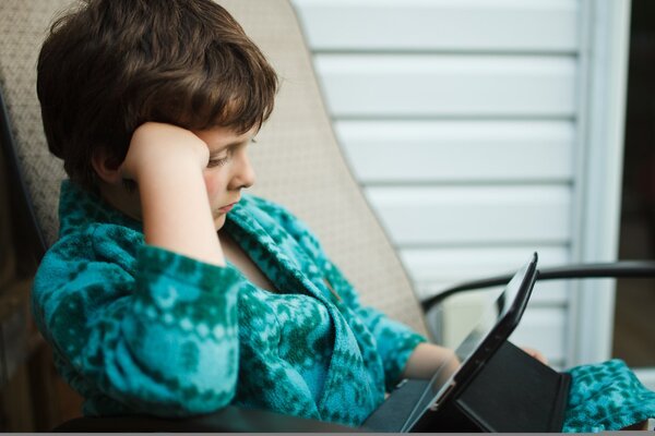 讀書越多，活得越久？耶魯大學(xué)：每天閱讀30分鐘，不僅更長壽，而且更幸福