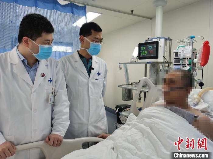 西安交大一附院成功救治罕見先天性胸骨裂合并先心病患者