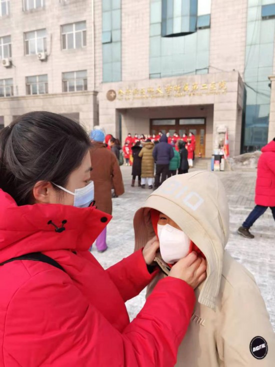 疫情之下，生命至上：“疫”線醫(yī)護工作者掃描