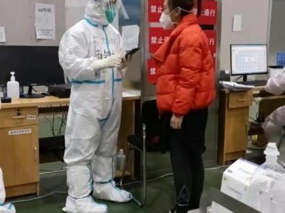 方艙醫(yī)院里的“大班長(zhǎng)”