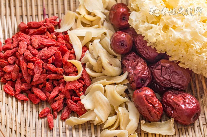 女性吃什么可以淡斑養(yǎng)顏-易網(wǎng)健康養(yǎng)生網(wǎng) 女性吃什么可以淡斑養(yǎng)顏