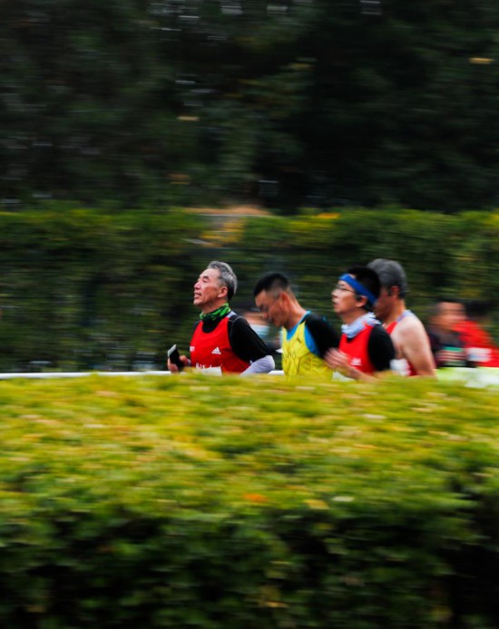 奔跑,繪就城市靚麗的風景——從北京馬拉松看全民健身熱潮-易網健康養生網 奔跑,繪就城市靚麗的風景——從北京馬拉松看全民健身熱潮