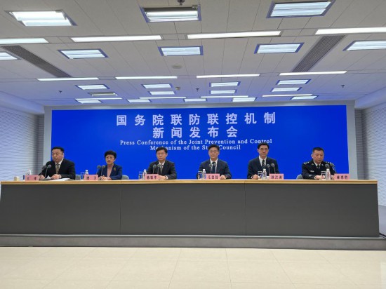 春節農村地區疫情形勢如何?藥品供應和防疫物資是否充足?——國務院聯防聯控機制新聞發布會回應防疫關切-易網健康<a href=http://www.gyfww.com/jkys/ target=_blank class=infotextkey>養生</a>網 春節農村地區疫情形勢如何?藥品供應和防疫物資是否充足?——國務院聯防聯控機制新聞發布會回應防疫關切