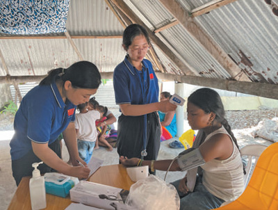 六十年援外醫(yī)療書寫大愛無疆(中國援外醫(yī)療隊(duì)派遣60周年)-易網(wǎng)健康養(yǎng)生網(wǎng) 六十年援外醫(yī)療書寫大愛無疆(中國援外醫(yī)療隊(duì)派遣60周年)