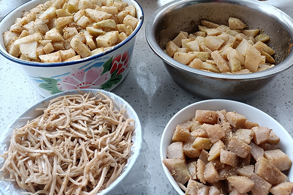 長期食用腌制菜對身體有害嗎?專家教你怎么吃更放心-易網健康<a href=http://www.gyfww.com/jkys/ target=_blank class=infotextkey>養生</a>網 長期食用腌制菜對身體有害嗎?專家教你怎么吃更放心