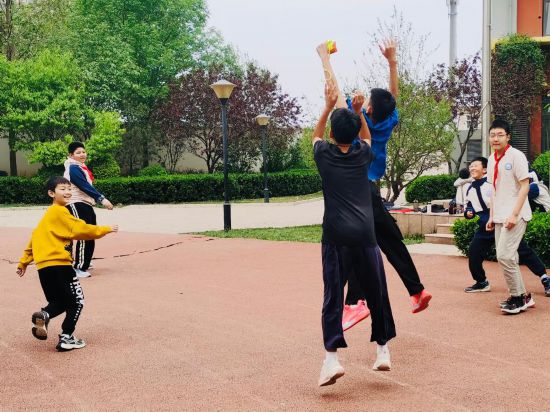 中小學(xué)生每天在校運(yùn)動(dòng)時(shí)間如何達(dá)到2小時(shí)？——來(lái)自河北多地校園的走訪觀察
