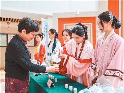 天氣轉寒，老年人該如何養生防病？（健康驛站）