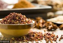 用花椒泡腳80歲依然滿頭黑發，還能抗衰老