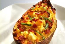 微波爐烤紅薯新吃法，只要十分鐘，有蛋有奶酪，又香又壓餓