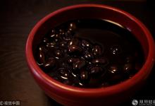 黑豆用它泡著吃，勝吃無數(shù)補藥，難怪醫(yī)生天天吃！