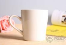 保護身體健康，少用4種杯子喝水