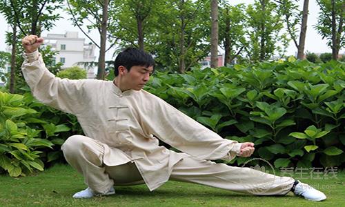 打太極拳的養生功效 有效治療慢性病